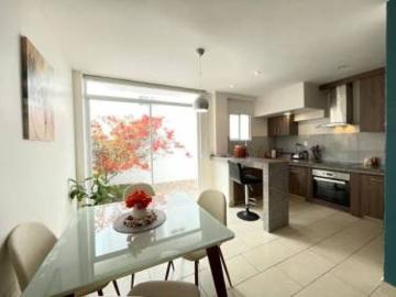 Hermosa Casa en Exclusiva Urbanización Privada Junto Al Mar Precio Negociable