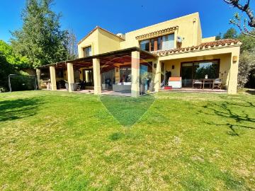 Hermosa casa en exclusivo condominio de chicureo | 5 Dormitorios por 23490.00 en Colina