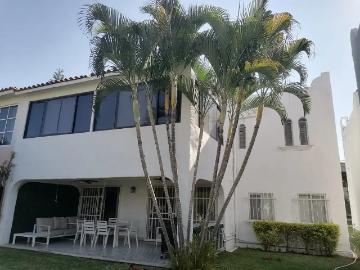 HERMOSA CASA EN FRACCIONAMIENTO VILLAS SANTA FE MORELOS