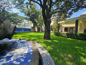 HERMOSA CASA EN LAS LOMAS