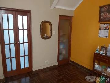 HERMOSA CASA EN LINCE, MUY CENTRICA