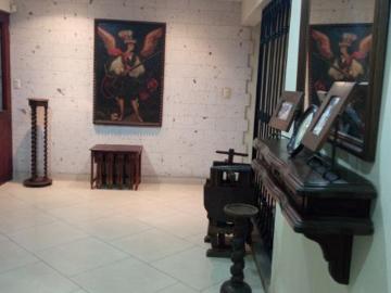 Hermosa casa en Monterrico remato