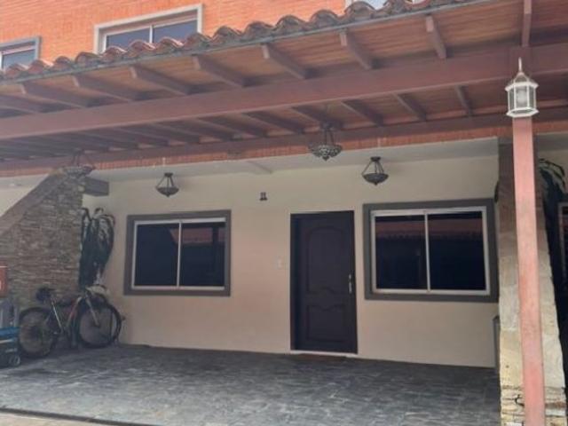 Hermosa Casa en San Diego Urb San Diego
