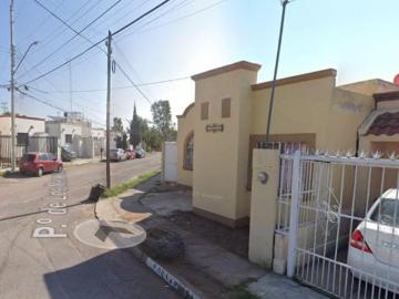 HERMOSA CASA EN PASEO DE MENONITAS DE 138 m2 EN VENTA