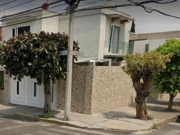 ¡HERMOSA CASA EN REMATE CLAVERIA AZCAPOTZALCO!