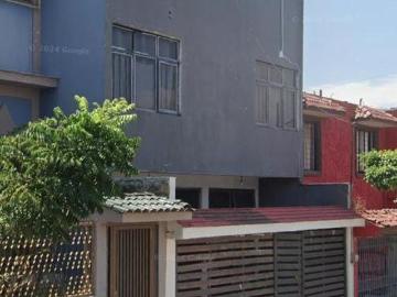 HERMOSA CASA EN REMATE, ISLA MADEIRA, JARDINES DE LA CRUZ, GUADALAJARA JALISCO