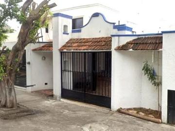 HERMOSA CASA EN RENTA, AMUEBLADA EN LA MIGUEL ALEMAN FRC 1783