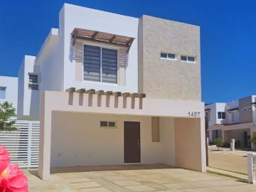 ⭐️ Hermosa Casa en Renta Anual CASA EN RENTA SIN MUEBLES EN ALMARENA RESIDENCIAL