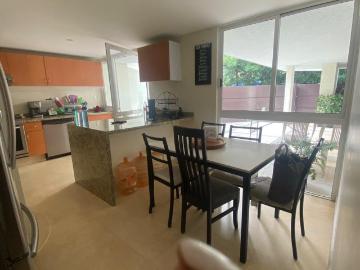 HERMOSA CASA EN RENTA EN CALLE CERRADA