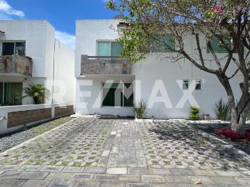Hermosa Casa en Renta en Cumbres del Marqués