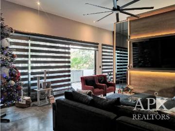 HERMOSA CASA EN RENTA ZONA SANTIAGO