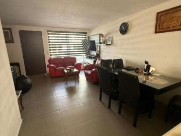 SE VENDE CASA EN COTO PRIVADO CON ALBERCA Y DOBLE VIGILANCIA HACIENDA SANTA CRUZ, TLAJOMULCO