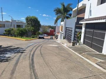Hermosa casa en Venta con excelente ubicación