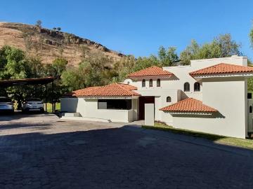 Hermosa Casa en Venta con Salida a Campo de Golf