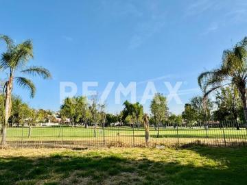 Hermosa Casa en Venta – con vista al campo de Golf 4