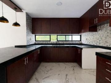 Hermosa casa en VENTA con 4 recamaras más AREA DE JUEGOS Y JARDIN