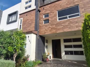 Hermosa casa en venta, cerca de universales Punta poniente