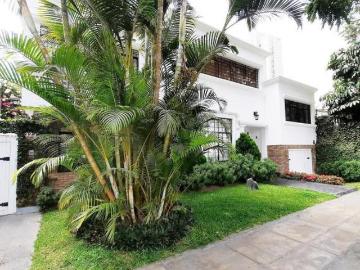 Hermosa Casa En Venta A Media Cuadra De El Golf De San Isidro