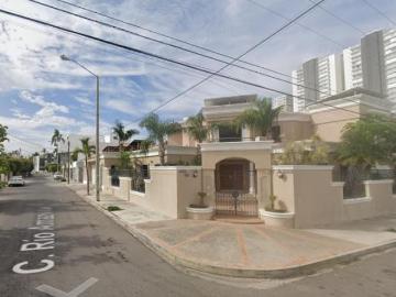 HERMOSA CASA EN VENTA DE REMATE CON ALBERCA EN MAZATLAN, SINALOA