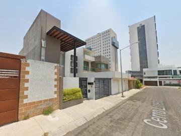 Hermosa Casa en VENTA en Colinas del Cimatario, Querétaro, REMATE BANCARIO