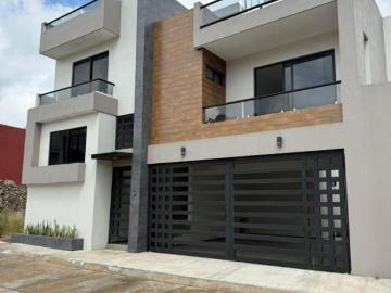 Hermosa casa en venta en Fracc. Privado en Monte Magno