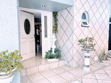 Hermosa casa en venta en jardines del Alba