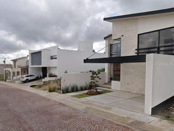 Hermosa Casa en Venta en Juriquilla, Queretaro