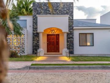 Hermosa casa en venta en Lagos del sol, Cancun