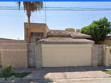 HERMOSA CASA EN VENTA EN SAN ISIDRO, TORREON