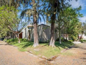 Hermosa casa en venta en rancho contento, completamente remodelada