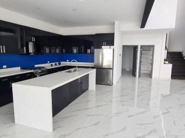 Hermosa casa en venta en Real del Mar