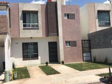 HERMOSA CASA EN VENTA EN REAL DEL SOL 3