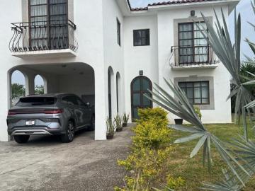 Hermosa casa en venta en Tabachines!
