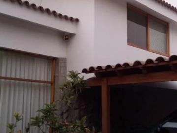 HERMOSA CASA EN VENTA muy cerca a la Avenida Benavides