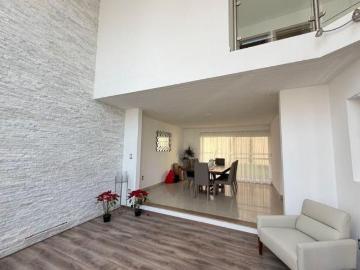 Hermosa casa en venta remodelada, en Arboledas