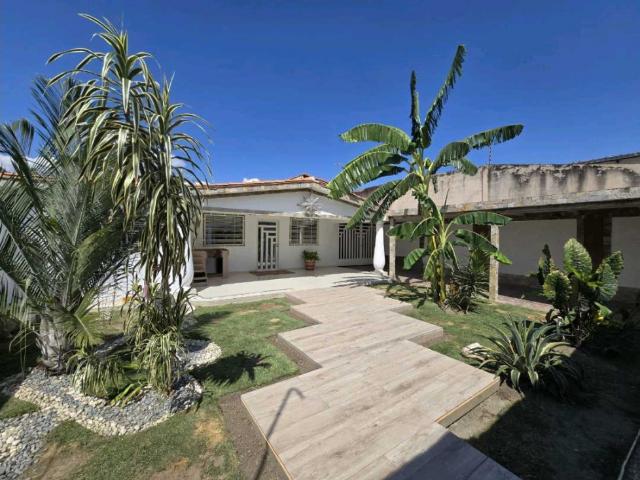 Hermosa casa en venta Urb Corinsa Cagua