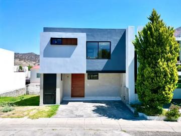 Hermosa casa en Venta/Renta en bosque Real