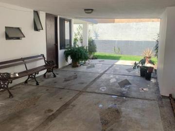 Hermosa Casa en Zona Dorada Lomas de Rosales
