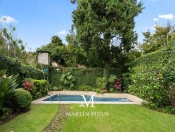 Hermosa casa estilo Tudor 350 m2 Terreno 8.66x39 m2 Gran jardin Pileta Parrilla Belgrano R
