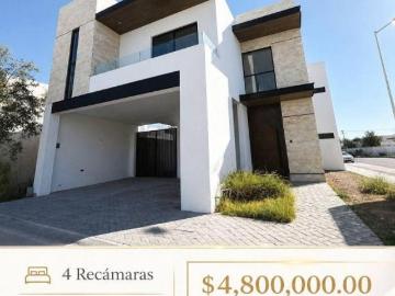 Hermosa casa Frente a área de amenidades