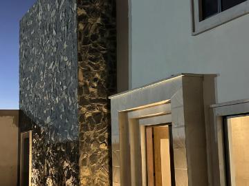 HERMOSA CASA LUJOSA Y AMPLIA A ESTRENAR EN LAS VIÑAS