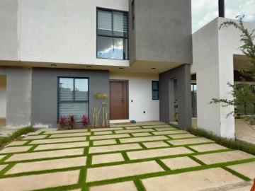 HERMOSA CASA NUEVA EN VENTA, ZONA UVM GALERÍAS METEPEC, MODELO POKOK