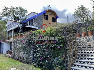 Hermosa Casa en VENTA en Tepoztlán, barrio Moxoquila, zona segura y comunicada