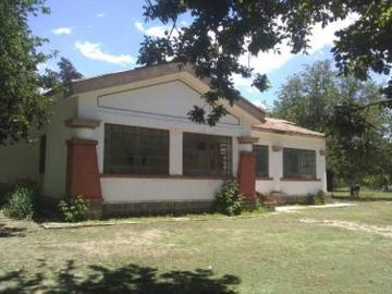 HERMOSA CASA QUINTA EX HOSTEL + DEPARTAMENTO EN AMPLIO PARQUE UBICADA EN BIALET MASSÉ ZONA CÉNTRICA EN COSTANERA RIO COSQUIN 1637