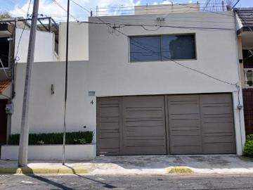 HERMOSA CASA TOTALMENTE REMODELADA EN COYOACÁN