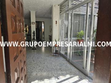 Hermosa Casa Unifamiliar En Arriendo Sector Los Colores Cod: 29128