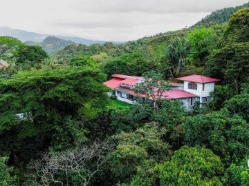 Hermosa Casa Y Finca De Café Con Vistas Impresionantes En Santa Fe