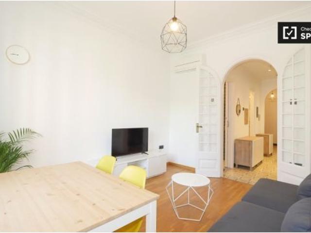 Hermosa habitación con cama doble en alquiler en el Eixample