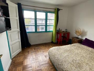 Hermosa habitación amplia, luminosa, amoblada. Disponible!