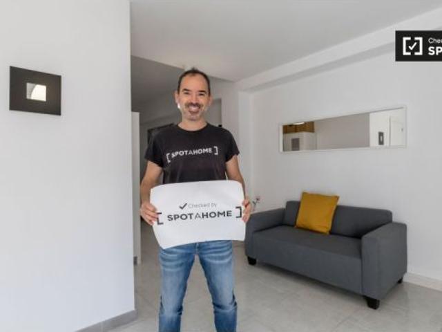 Hermosa habitación en alquiler en apartamento de 5 dormitorios en Benimaclet